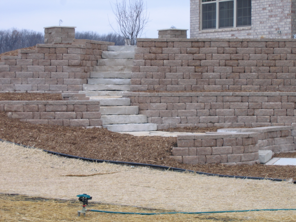 Wisconsin retaining wall contractor