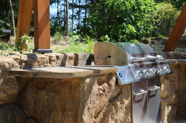 Outdoor kitchen created by oberndorfer landscaping